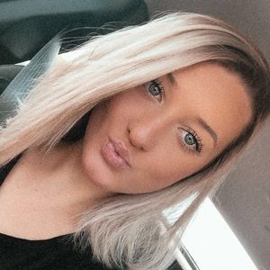 Meet your Posher, Casey